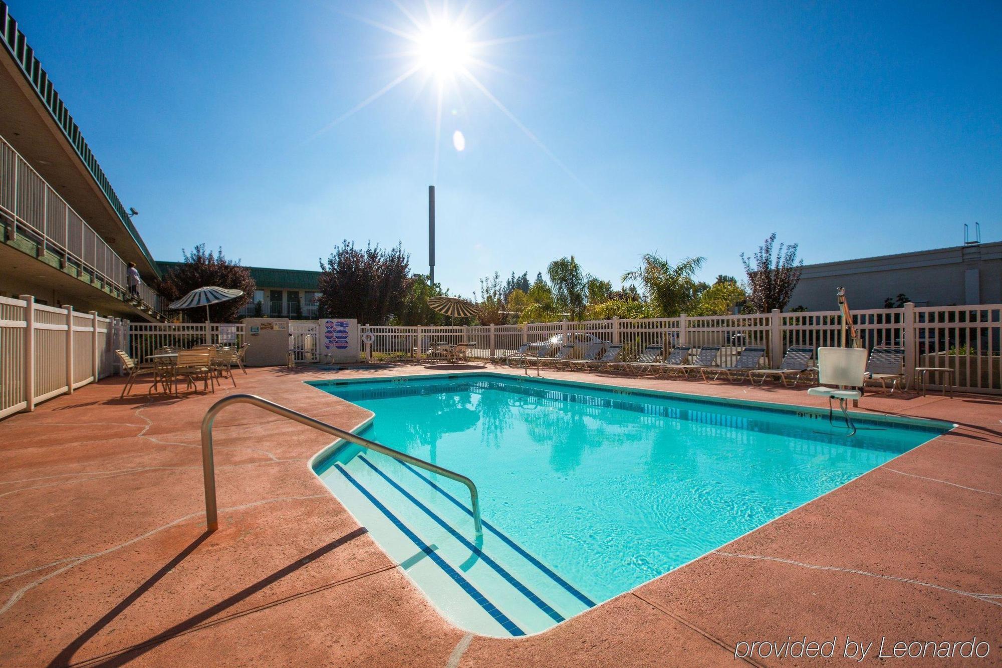 University Inn Fresno Exterior foto