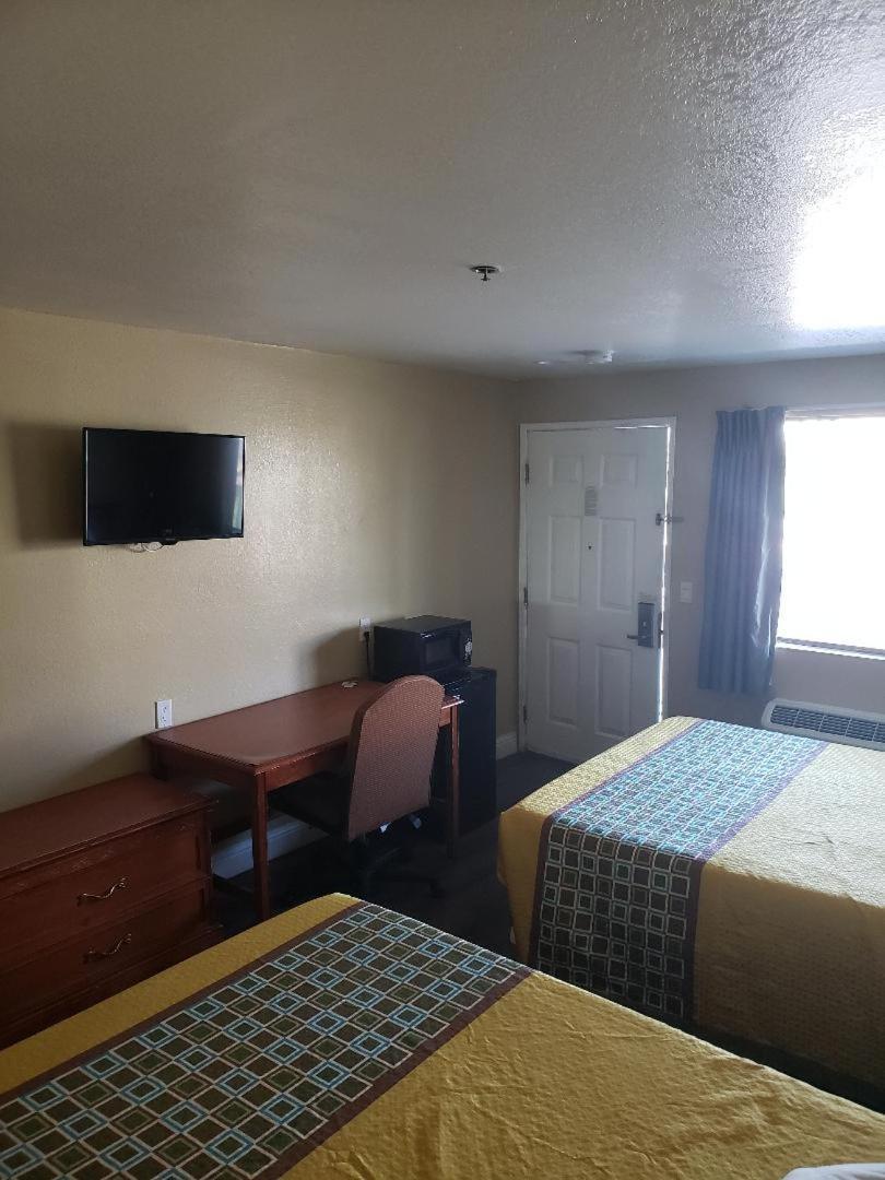 University Inn Fresno Exterior foto
